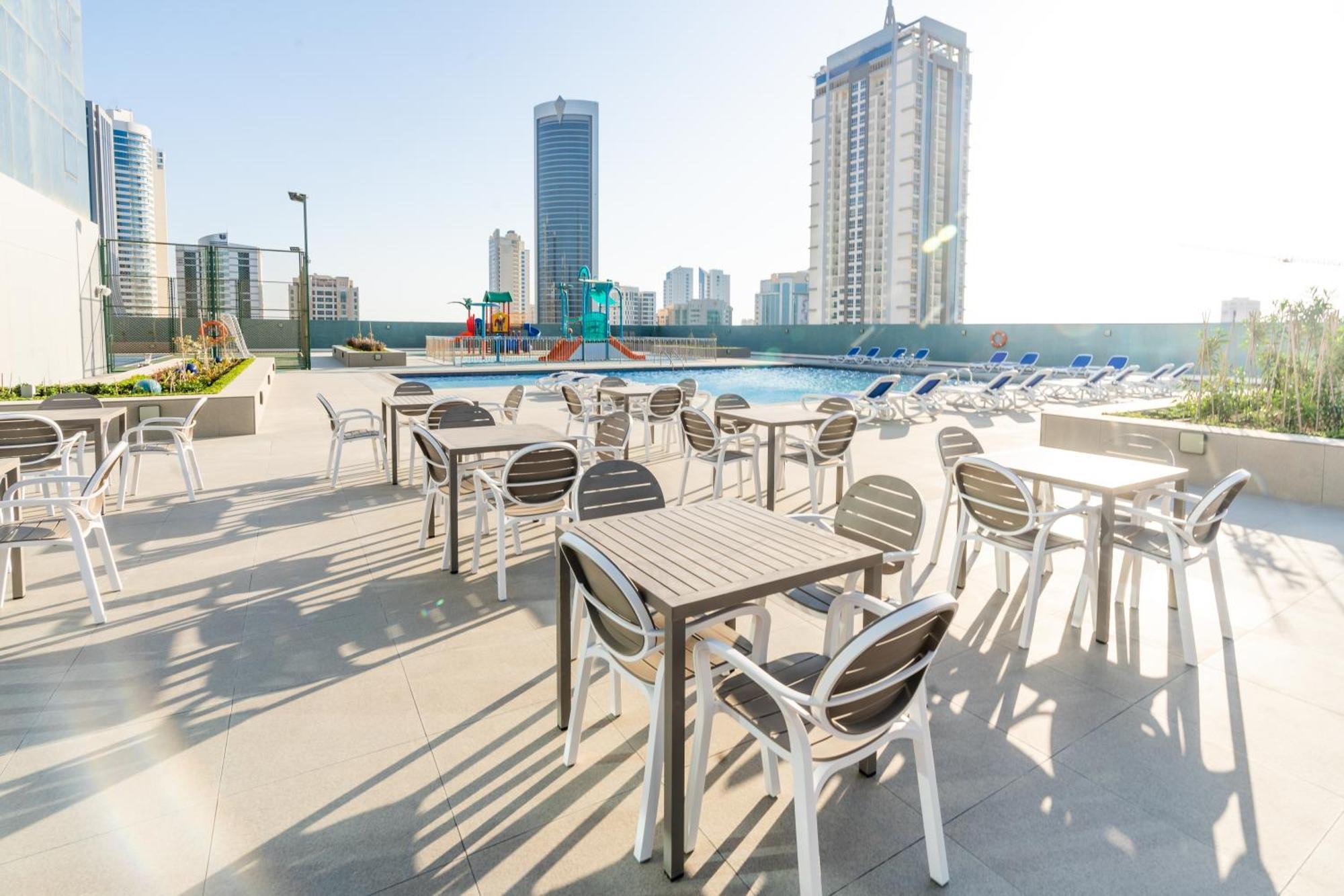 S Plaza Suites Hotel Seef Exteriér fotografie